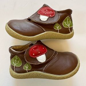 Livie & Luca Woodland ankle boots toddler size 8 brown leather mushroom shoes